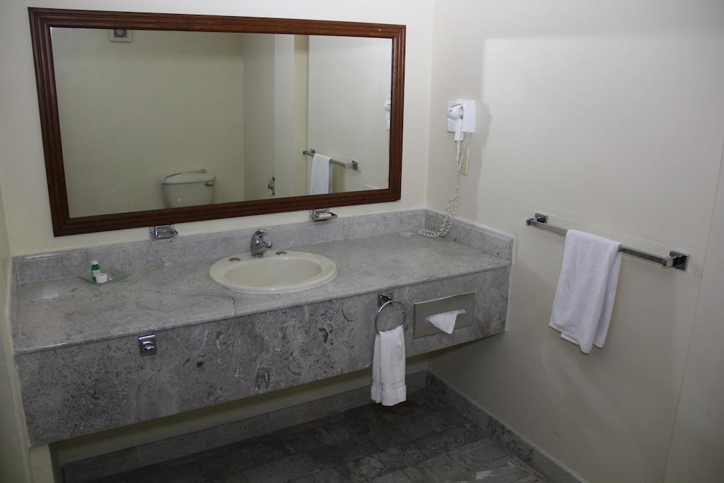 Hotel Tehuacan Plaza Bagian luar foto
